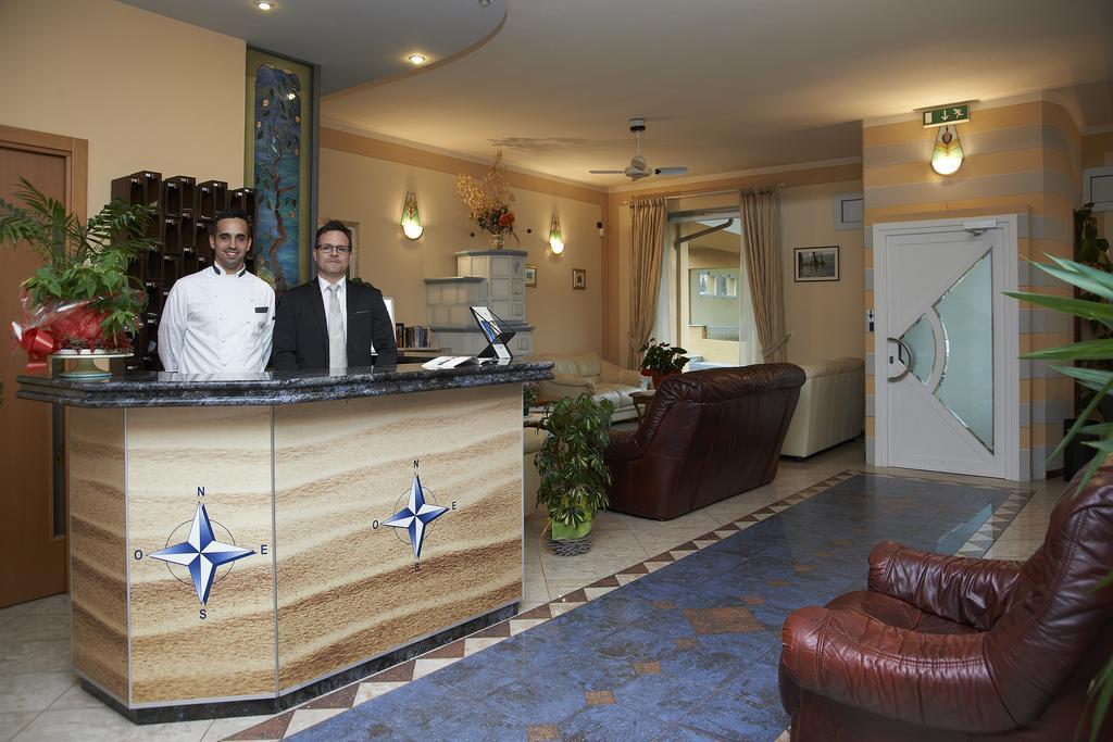 Hotel La Bussola أورتا سان جوليو المظهر الخارجي الصورة
