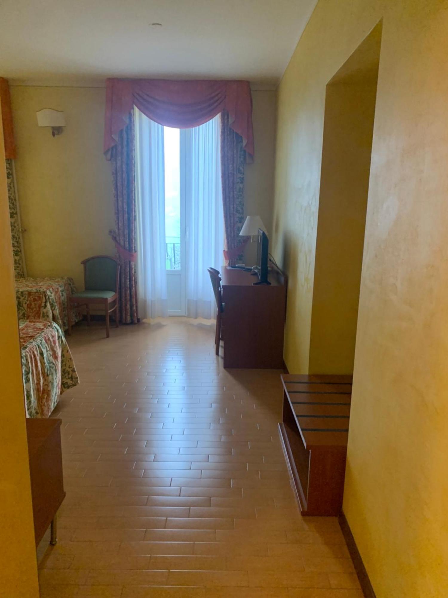 Hotel La Bussola أورتا سان جوليو المظهر الخارجي الصورة