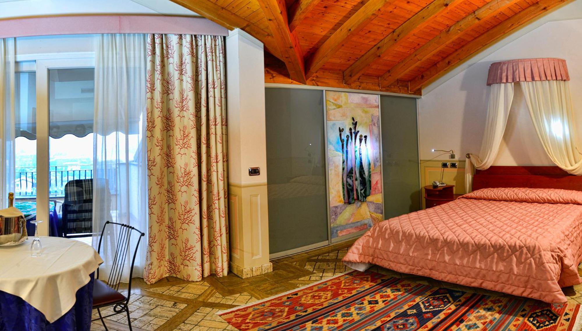 Hotel La Bussola أورتا سان جوليو المظهر الخارجي الصورة